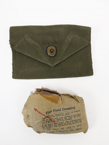 US Army First Aid Kit M-1942 Pouch first aid kit bag olive with contents