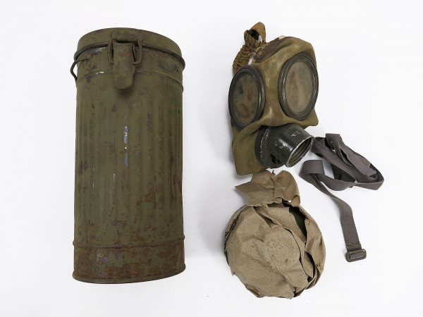 Loot Wehrmacht gas mask Spain gas mask can filter Spanish