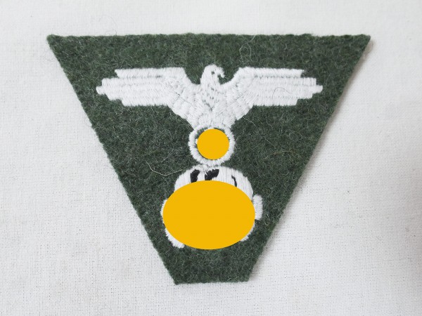 Weapons Elite Trapeze Cap Badge Adler & TK machine embroidered on green cloth for field cap
