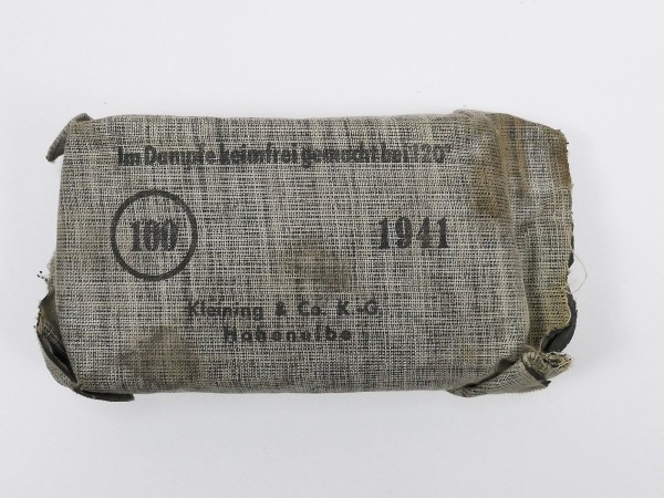 Wehrmacht soldiers bandage pack 1941 first aid WK2 personal equipment field blouse