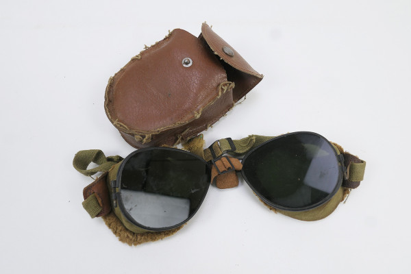 #A US ARMY WW2 Ski + Mountain Trooper Goggles - Mountain trooper goggles in case