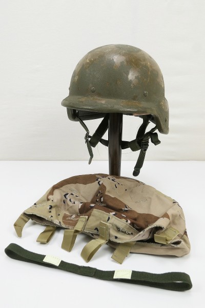 #40 US ARMY Paratrooper Combat Helmet Original Combat Helmet Size XS with Desert Helmet Cover