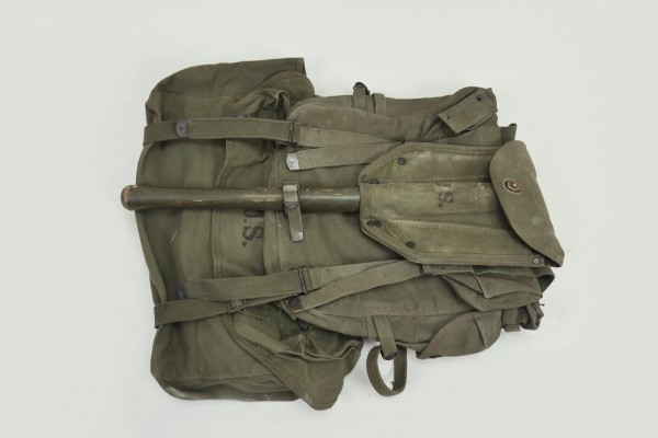 Assault Pack Field Cargo + Combat M-1945 Combat Pouches + Folding Spade with Cover WW2