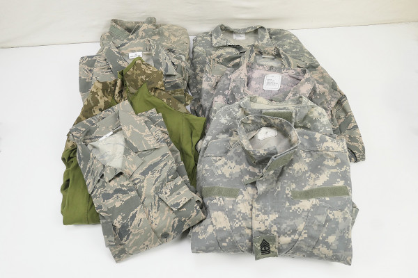 US Army Combat Shirts + Trousers Coat Digital ACU Konvolut - 11 pieces