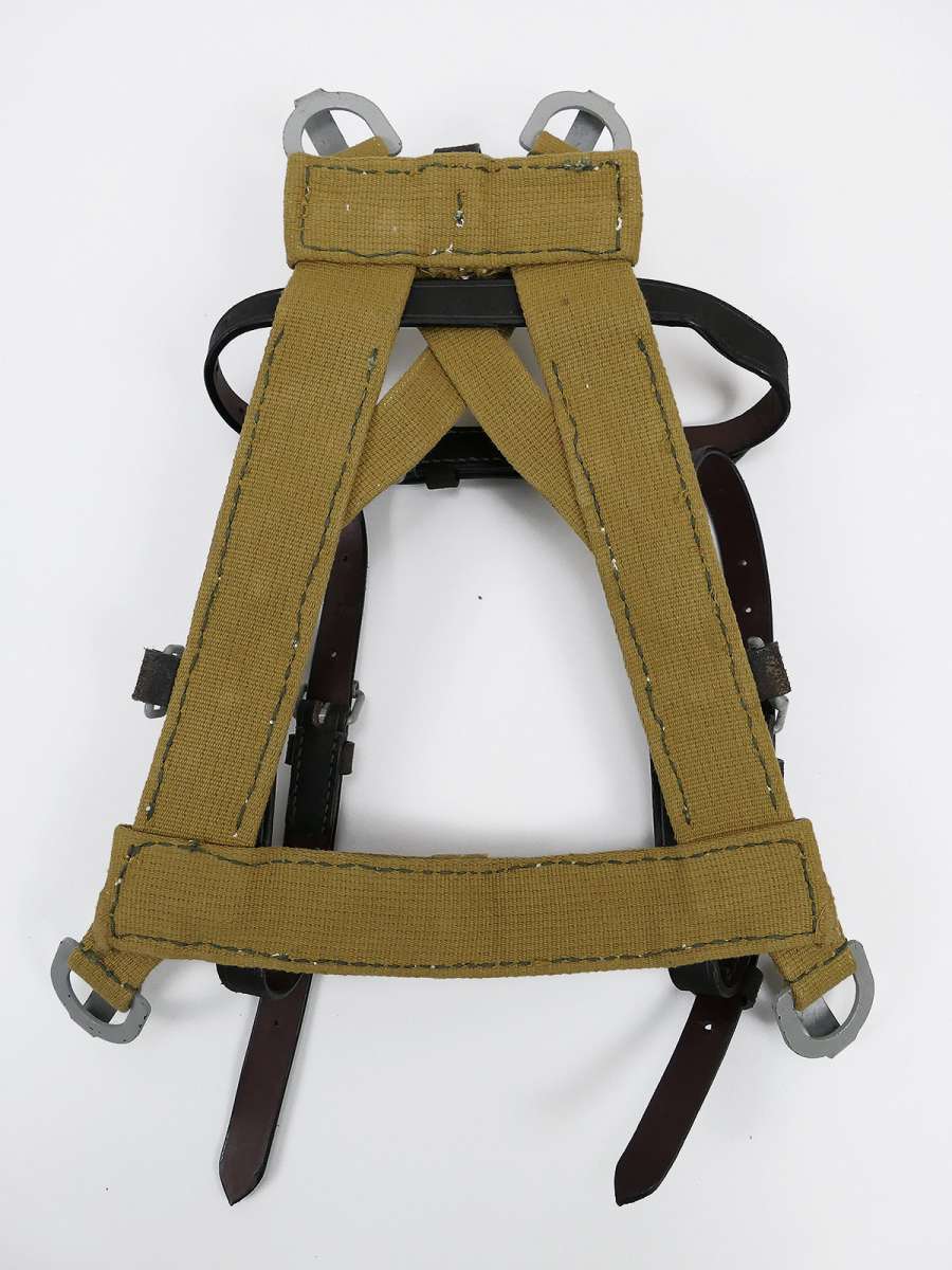 Wehrmacht A-RAHMEN assault baggage with leather strap | Lomax Militaria