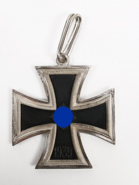 Knight's Cross of the Iron Cross Manufacturer "4" Steinhauer & Lück 800 silver museum piece