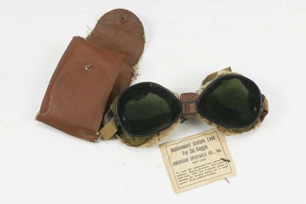 #3 US ARMY WW2 Ski + Mountain Trooper Goggles - Mountain trooper goggles in case