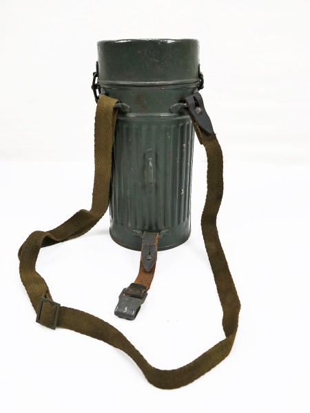 Pre-war Wehrmacht Kradmelder gas mask can with strapping