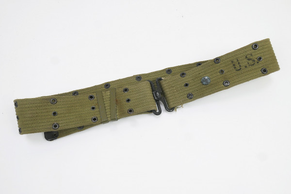 Original M-1936 US Army WW2 Pistol Belt Hole Coupler Nasco 1942