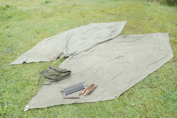 #1 TYPE US WW2 tent 2x tent canvas shelter tent half + poles and wooden stakes - two-man tent