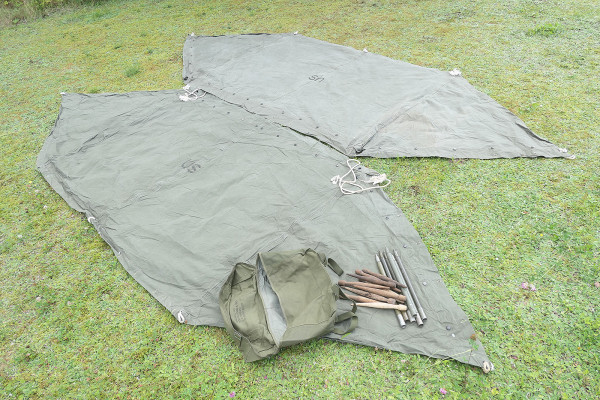 #3 TYPE US WW2 tent 2x canvas shelter tent half + poles and wooden stakes - two-man tent