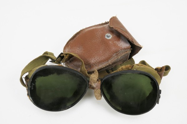#14 US ARMY WW2 Ski + Mountain Trooper Goggles - Mountain trooper goggles in case