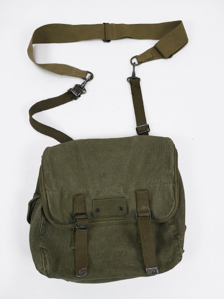 Original US Army M-1936 Musette Bag combat bag 1945? with carrying strap