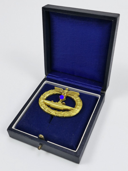 Wehrmacht Kriegsmarine award case for destroyer war badge copy