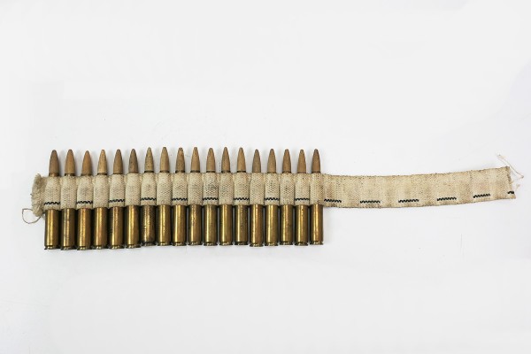 US ARMY WW2 ammunition belt .30-06. wooden bullet 18x cartridges
