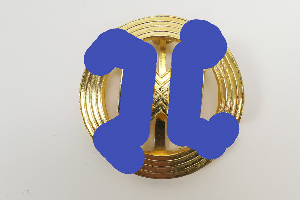 Germanic power rune of the SS level gold with maker