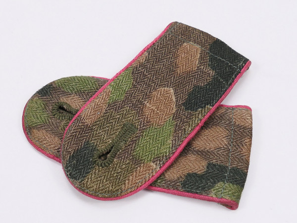 Pair of herringbone pea camouflage armor epaulettes original fabric