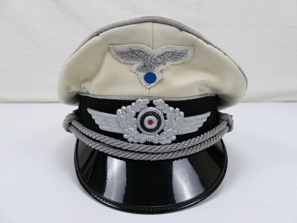 White summer visor cap for an officer of the Luftwaffe with effects Gr.59