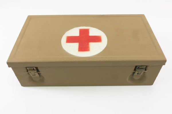 Wehrmacht DAK original first aid box metal Red Cross first aid box with contents bandages #2