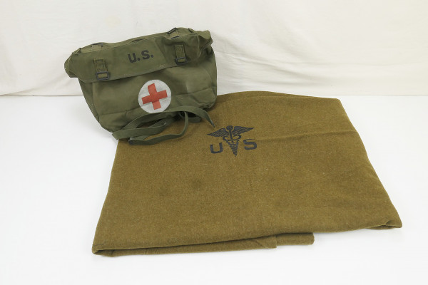 #5 US Medic Pack Field Cargo M-1945 Bag + Wool virgin Blanket Aesculab Blanket Red Cross