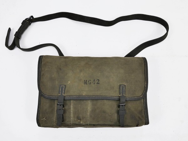 MG42 / MG53 bag for spare bolt / spare bolt and spare parts type Wehrmacht-Copy