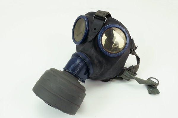#77 Wehrmacht gas mask protective mask Gr.3 btc 1944 rubber + filter FE41