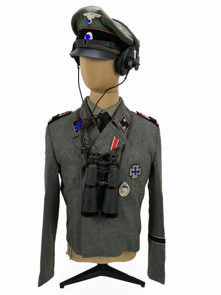 Uniform ensemble LAH Leibstandarte Waffen SS Sturmgeschütz jacket peaked cap Sturmgeschütz