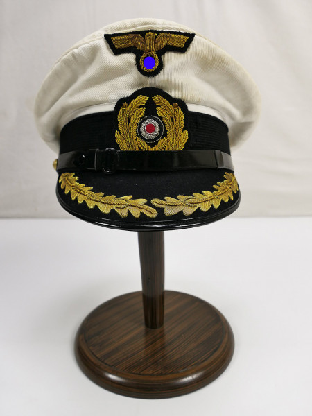 War Hat - Antique Kriegsmarine peaked cap captain size 57 from submarine collection U-96
