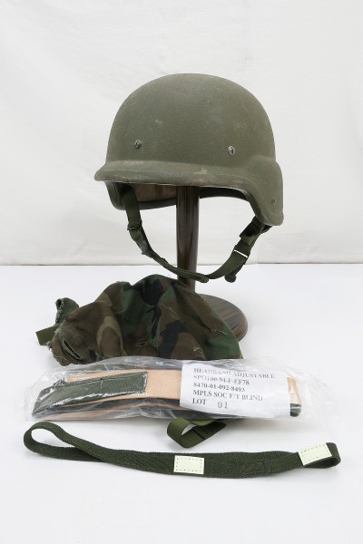 #27 US ARMY PASGT Combat Helmet Original Combat Helmet Size Small with 2x helmet cover