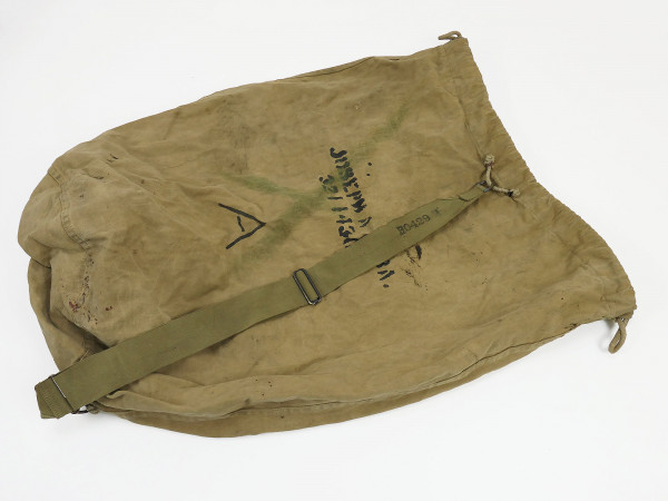 Original US Army WW2 Bag Barrack 1942 Duffel Bag *Named* with carrying strap Musette Bag