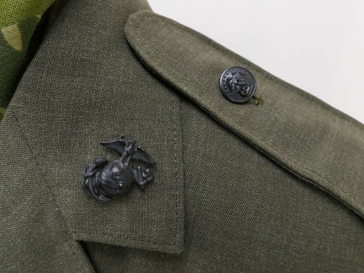 USMC Marine Corps Dress Uniform Jacket & Trousers Peaked Cap USMC Marine Corps Dress Uniform Jacket & Trousers Peaked Cap
