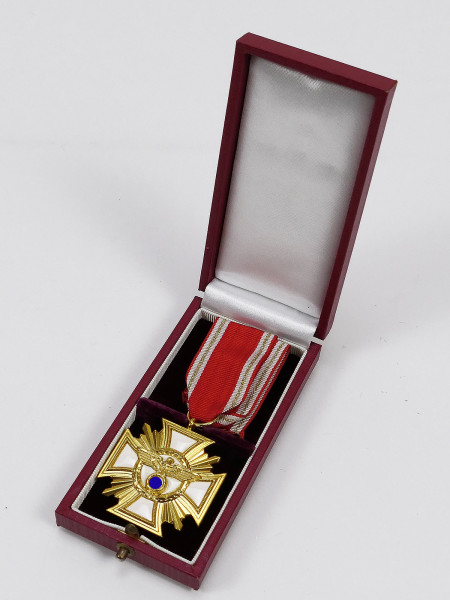 NSDAP service award of the party III. level in gold " Loyalty for leader and people " in a case