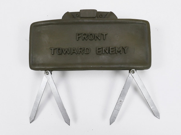 US ARMY Korea Vietnam EX M33 Claymore Apers Mine Anti-personnel mine with directional effect