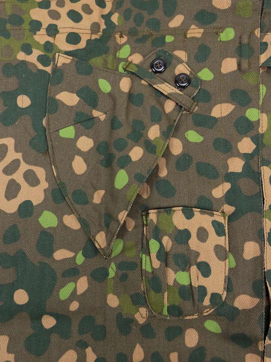 A Pea Dot camouflage bone bag paratrooper weapons SS size L A Pea Dot camouflage bone bag paratrooper weapons SS size L