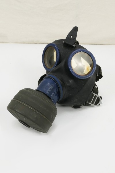 Wehrmacht gas mask protective mask Gr.3 btc 1944 rubber + filter FE41 #84