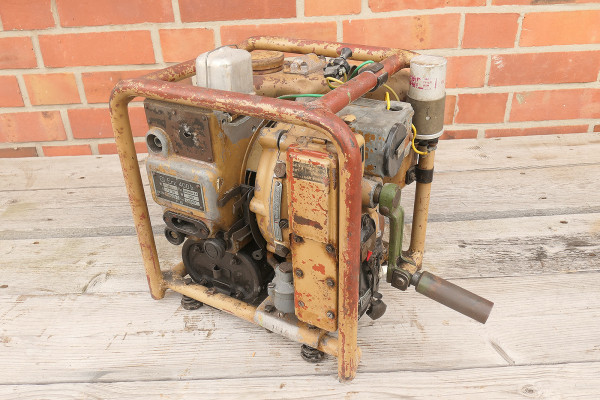 #2 Wehrmacht DC generator 400W type b - DKW GG 400 radio cube tank cube tiger cube genera