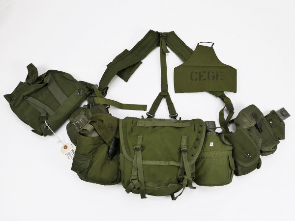 US Army Vietnam assault pack belt set nylon butt pack magazine pouch lamp canteen TYPE ALICE