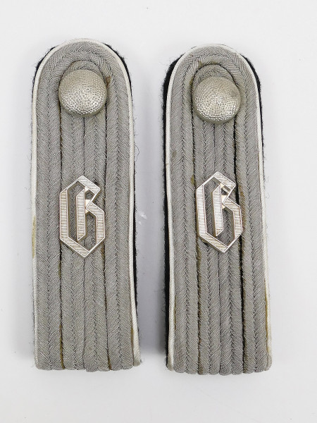 SSVT pair of epaulettes Untersturmführer GERMANIA with buttons