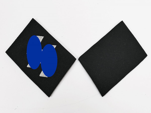 Waffen SS pair of collar mirrors Bevo embroidered for the field blouse