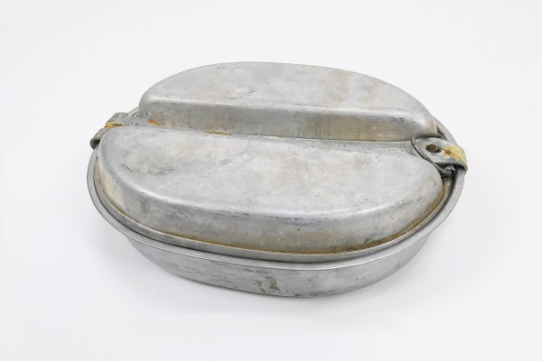 #16 Original US Army WW2 Dinnerware Cookware Canteen