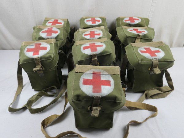 WW2 GB British Paramedic Bag Red Cross Red Cross bag Medical Man