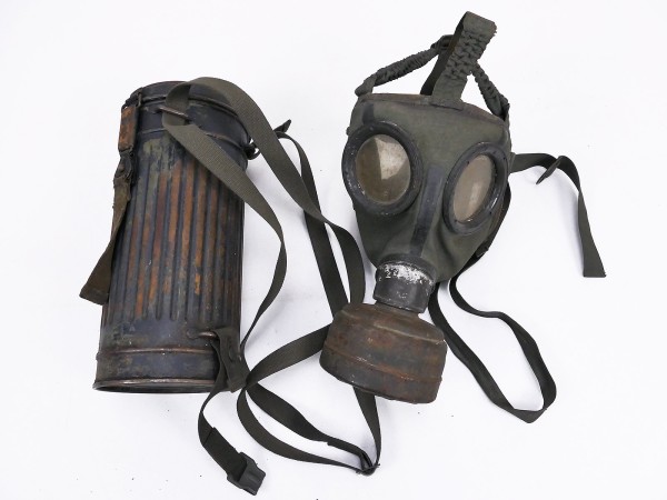 Wehrmacht original gas mask + filter in Luftwaffe gas mask box with strapping