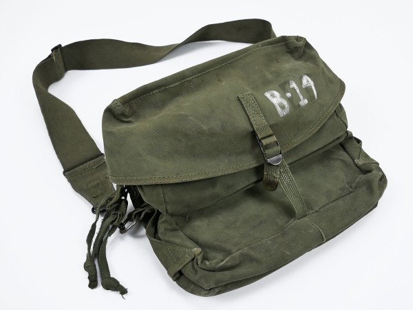 US Army WW2 Original Medical Pack Paratrooper bag medic pouch rubberized