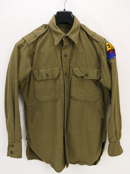 Single piece original US Army WW2 field shirt M37 Officer with patch 3rd Armored Division sizw 14 1/2 x 3