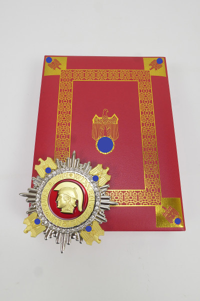 Breast Star German National Prize for Art and Science in large case