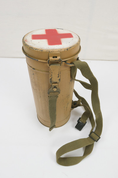 #C DAK Afrikakorps gas mask can camouflage Red Cross medic protective mask can with strapping