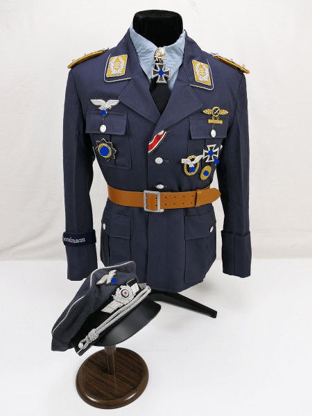 Luftwaffe Uniform Ensemble Colonel Hans-Ulrich Rudel Uniform four-pocket coat and peaked cap