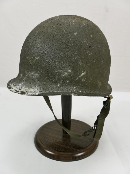 US ARMY WW2 M1 steel helmet shell with rest winter camouflage with colonel badge and liner