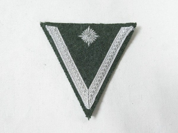 WH M40 Obergefreitenwinkel Angle Obergefreiter > 6 Dienstj. Field blouse badge