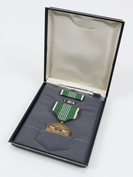US ARMY Commendation Medal for Military Merit Award in case